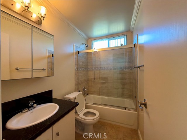 Detail Gallery Image 6 of 8 For 2266 Cazador, Los Angeles,  CA 90065 - 40 Beds | 24 Baths