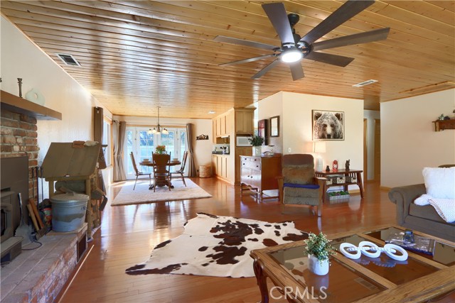 Detail Gallery Image 10 of 57 For 5840 Evergreen, Mariposa,  CA 95338 - 3 Beds | 2 Baths