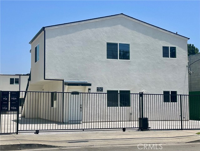 7726 Laurel Canyon Boulevard, North Hollywood CA: https://media.crmls.org/medias/cf6e392c-0918-4293-b96d-f4450535934f.jpg