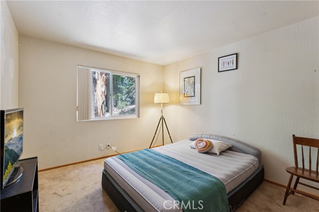 582 Grass Valley Court, Lake Arrowhead, CA 92352