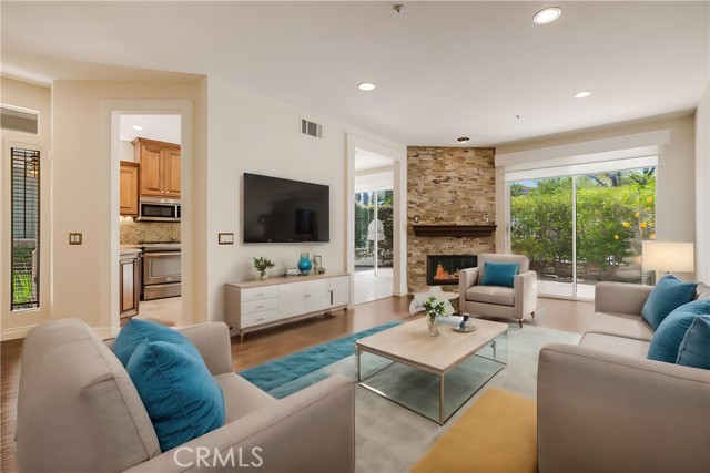 Detail Gallery Image 7 of 32 For 4023 Brindisi Pl, Moorpark,  CA 93021 - 2 Beds | 2/1 Baths