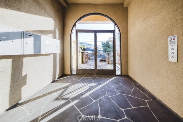 Detail Gallery Image 27 of 33 For 1515 Grismer Ave #302,  Burbank,  CA 91504 - 2 Beds | 2 Baths