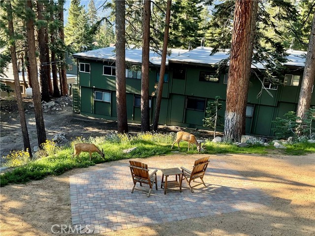 24 Tyrol Lane, Mammoth Lakes CA: https://media.crmls.org/medias/cf6ffde9-b797-4774-9f91-8302498e1ff5.jpg