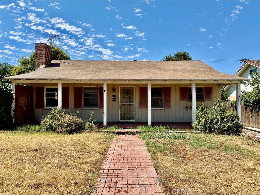 647 E Granada Court