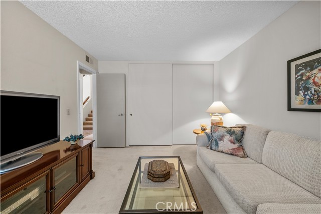 Detail Gallery Image 22 of 44 For 621 Westchester Ln, Thousand Oaks,  CA 91320 - 3 Beds | 2/1 Baths