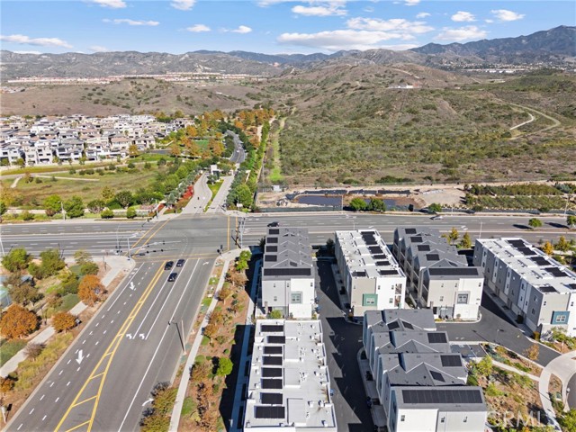 398 Merit, Irvine CA: https://media.crmls.org/medias/cf72264c-a5b8-4103-8907-bc4cc4b15b74.jpg