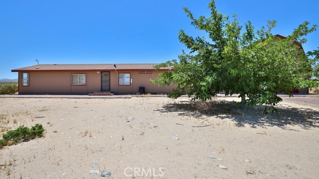 Detail Gallery Image 3 of 7 For 9351 Camp Rock, Lucerne Valley,  CA 92356 - 3 Beds | 2 Baths