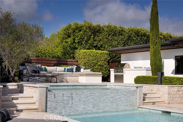 4512 Roxbury Road, Corona del Mar CA: https://media.crmls.org/medias/cf743cbe-4497-4d7a-a7cb-8be45abf9595.jpg