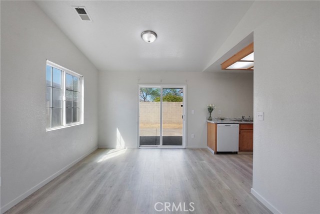 Detail Gallery Image 7 of 26 For 557 Monique St, Merced,  CA 95341 - 4 Beds | 2 Baths