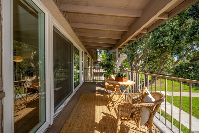 Detail Gallery Image 3 of 24 For 13400 Del Monte #1 M,  Seal Beach,  CA 90740 - 2 Beds | 2 Baths