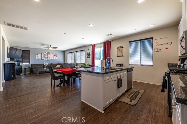 26833 Regency Way, Moreno Valley CA: https://media.crmls.org/medias/cf754e63-a142-46b9-b2ff-e34e5572d74a.jpg