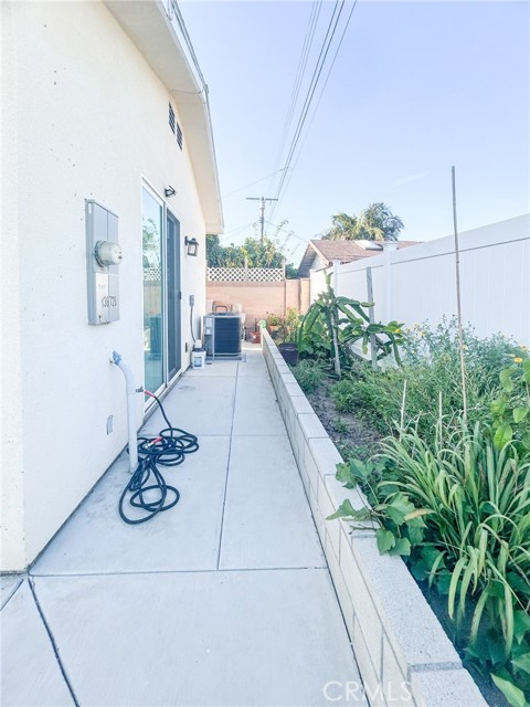 13672 Monroe Street, Westminster CA: https://media.crmls.org/medias/cf759dc9-d48b-4396-99b4-0ba11cd12c37.jpg