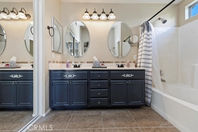 31710 Corte Esparza, Temecula CA: https://media.crmls.org/medias/cf770cdc-5332-42a3-b6d0-1b172368b17a.jpg