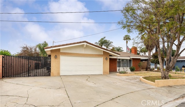 Detail Gallery Image 2 of 25 For 17556 Pinedale Ave, Fontana,  CA 92335 - 3 Beds | 1/1 Baths