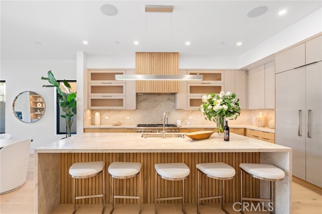 Detail Gallery Image 13 of 45 For 520 11th St, Huntington Beach,  CA 92648 - 3 Beds | 3/1 Baths