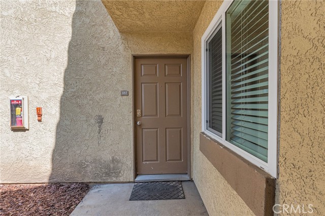 Detail Gallery Image 3 of 33 For 1110 W Blaine St #102,  Riverside,  CA 92507 - 2 Beds | 2 Baths