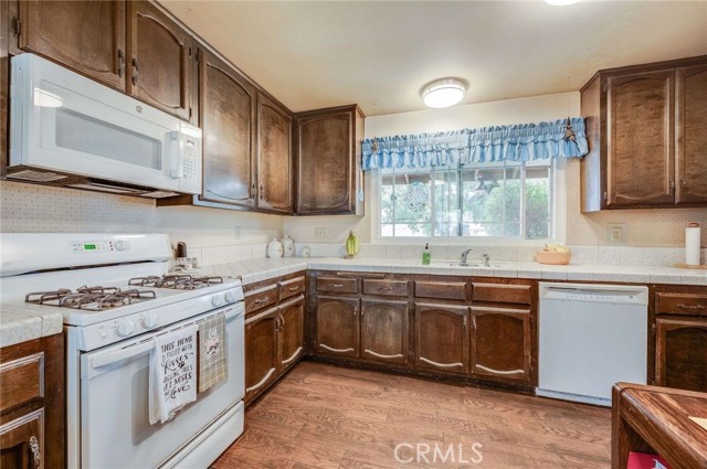 Detail Gallery Image 14 of 37 For 5344 Lucretia, Jurupa Valley,  CA 91752 - 4 Beds | 2 Baths