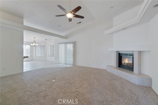 122 East, Madera CA: https://media.crmls.org/medias/cf7992fe-78b2-4299-91df-d23565304562.jpg