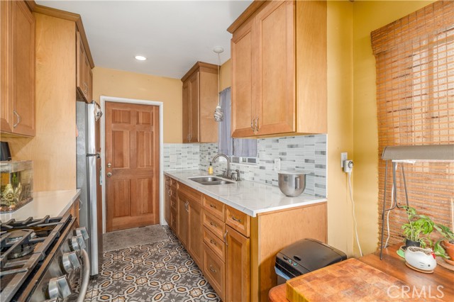 Detail Gallery Image 8 of 23 For 1442 S Van Ness, Santa Ana,  CA 92707 - 2 Beds | 1 Baths