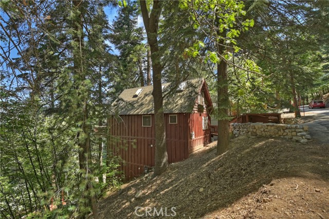 Detail Gallery Image 38 of 44 For 28410 Larchmont Ln, Lake Arrowhead,  CA 92352 - 3 Beds | 2 Baths