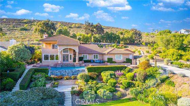 6805 Aviano Drive, Camarillo CA: https://media.crmls.org/medias/cf7b1b8b-1212-4682-a387-035a38749c40.jpg
