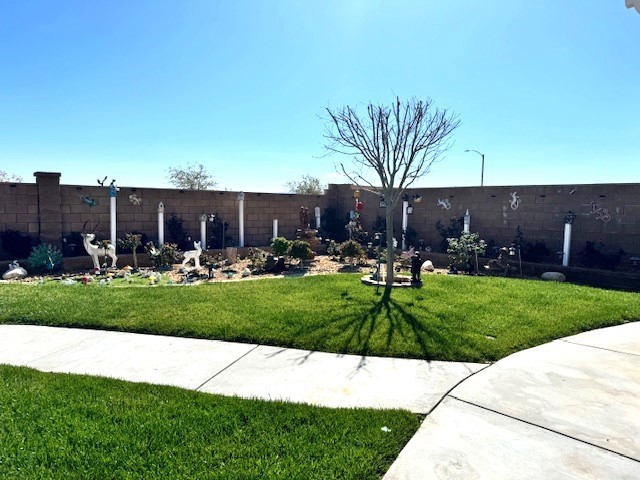 Detail Gallery Image 7 of 29 For 12031 Foster, Victorville,  CA 92392 - 5 Beds | 3 Baths