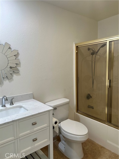 Detail Gallery Image 13 of 22 For 1305 Brentwood Cir #D,  Corona,  CA 92882 - 2 Beds | 2 Baths