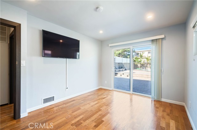 Detail Gallery Image 20 of 26 For 721 E Elmwood, Burbank,  CA 91501 - 3 Beds | 2 Baths