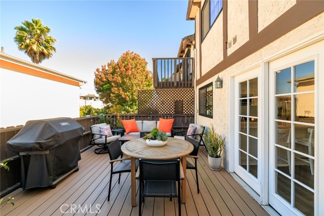 Detail Gallery Image 9 of 36 For 240 S Broadway #2,  Redondo Beach,  CA 90277 - 3 Beds | 2/1 Baths