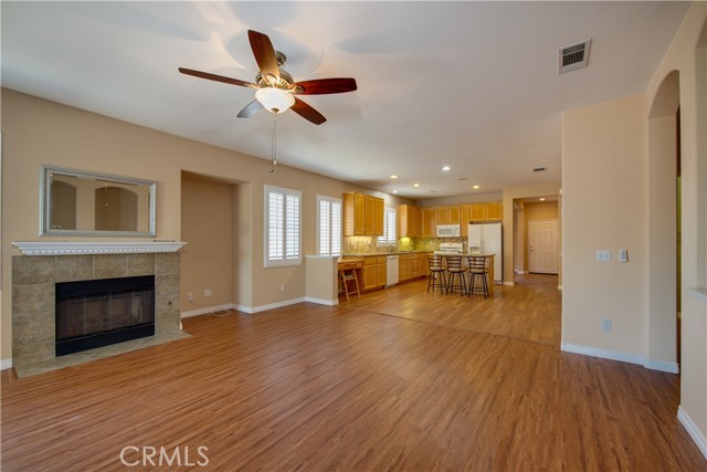 Detail Gallery Image 4 of 49 For 28197 Harmony Ln, Menifee,  CA 92584 - 2 Beds | 2 Baths