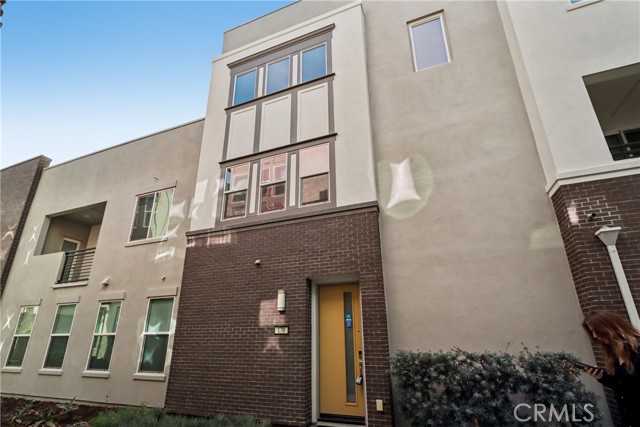 170 Fable, Irvine CA: https://media.crmls.org/medias/cf7cf3ff-2005-47d8-9a75-3f358f205214.jpg