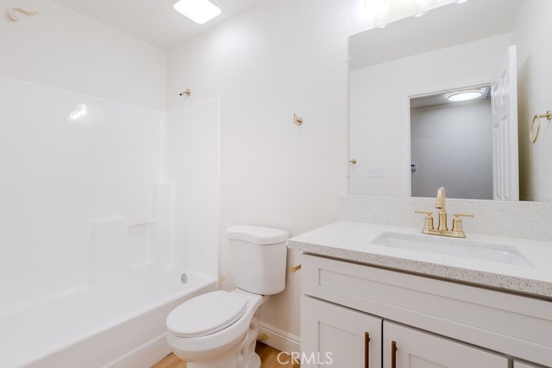 https://media.crmls.org/medias/cf7d4cb2-140d-4c97-83d5-9819412b7247.jpg?preset=X-Large