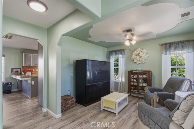 Detail Gallery Image 4 of 30 For 1201 W Donna, Merced,  CA 95348 - 4 Beds | 2/1 Baths