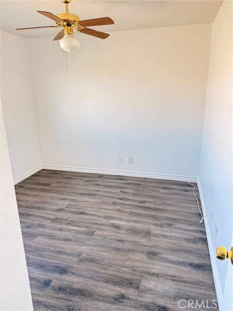 Detail Gallery Image 12 of 15 For 14325 Tawney Ridge, Victorville,  CA 92394 - 4 Beds | 2/1 Baths