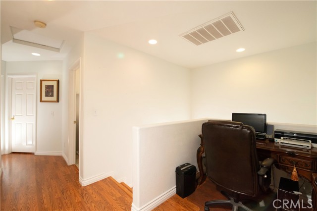 Detail Gallery Image 39 of 48 For 29458 Shannon Ct #89,  Canyon Country,  CA 91387 - 4 Beds | 2/1 Baths