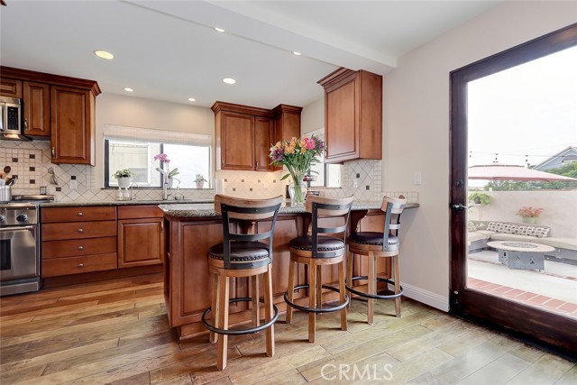 Wonderful kitchen area leading out to backyard