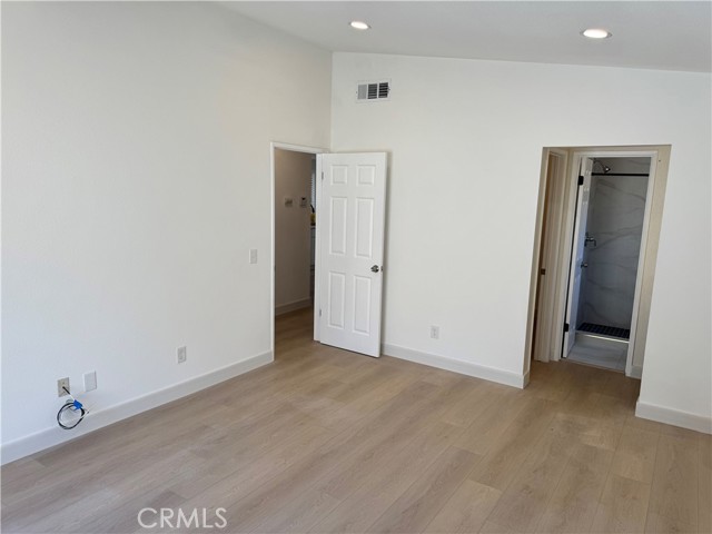 Detail Gallery Image 6 of 8 For 5111 El Circulo, Oceanside,  CA 92056 - 2 Beds | 2 Baths