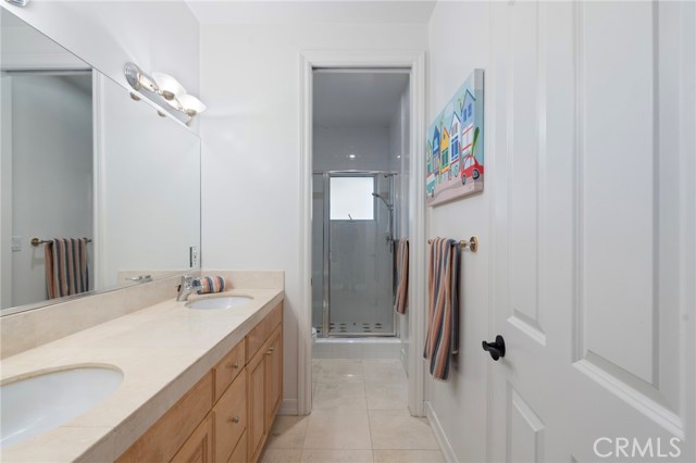 1002 5th Street, Hermosa Beach, California 90254, 5 Bedrooms Bedrooms, ,4 BathroomsBathrooms,Residential,For Sale,5th,SB25018792