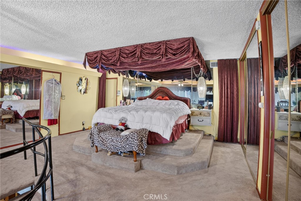 https://media.crmls.org/medias/cf800cee-33fd-47f1-99dc-f4d00175f567.jpg?preset=X-Large