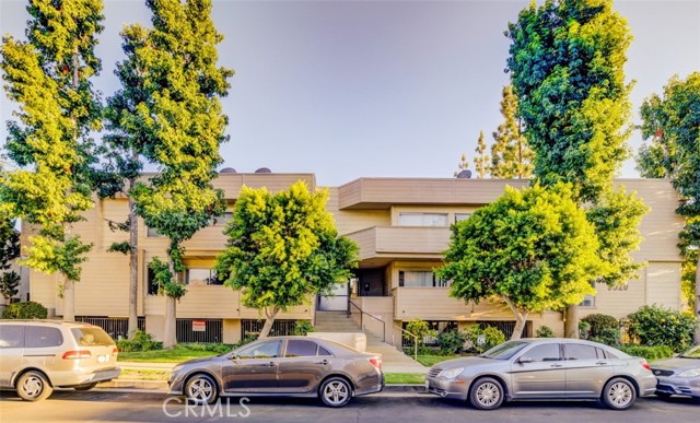 9920 Jordan Avenue, Chatsworth CA: https://media.crmls.org/medias/cf826d37-f40c-4a31-8d39-eddcadb729e3.jpg