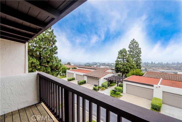 30 Cypress Way, Rolling Hills Estates, California 90274, 2 Bedrooms Bedrooms, ,2 BathroomsBathrooms,Residential,Sold,Cypress,PV22094037