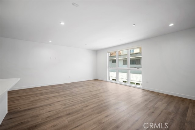 Detail Gallery Image 9 of 19 For 10657 Moorpark St #203,  North Hollywood,  CA 91602 - 1 Beds | 1 Baths