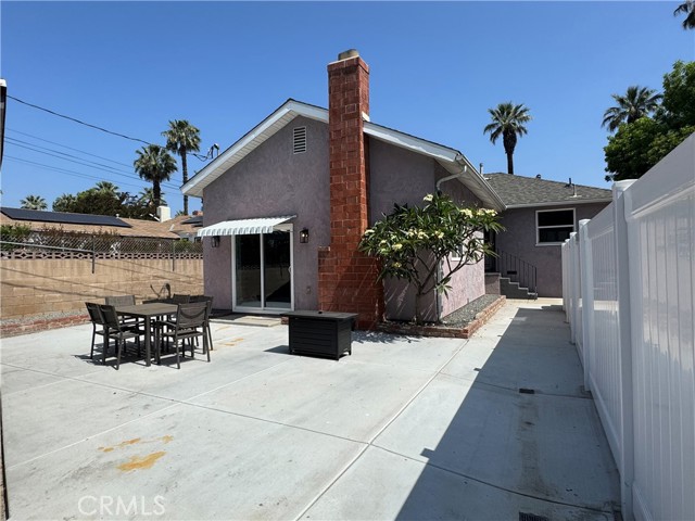 204 E I Street, Ontario CA: https://media.crmls.org/medias/cf838f25-a0b4-4226-8fae-3d7324ce63e4.jpg