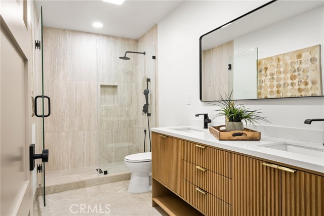 5161 E 27th Street, Long Beach CA: https://media.crmls.org/medias/cf839756-b6a2-46d3-b9eb-00fb69a656e2.jpg