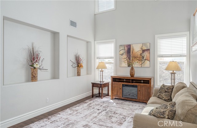 Detail Gallery Image 9 of 70 For 18571 Amalia, Huntington Beach,  CA 92648 - 5 Beds | 4/1 Baths