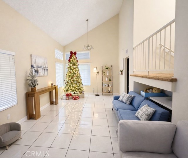 Detail Gallery Image 2 of 9 For 2036 Cherrytree Dr, Perris,  CA 92571 - 3 Beds | 2/1 Baths