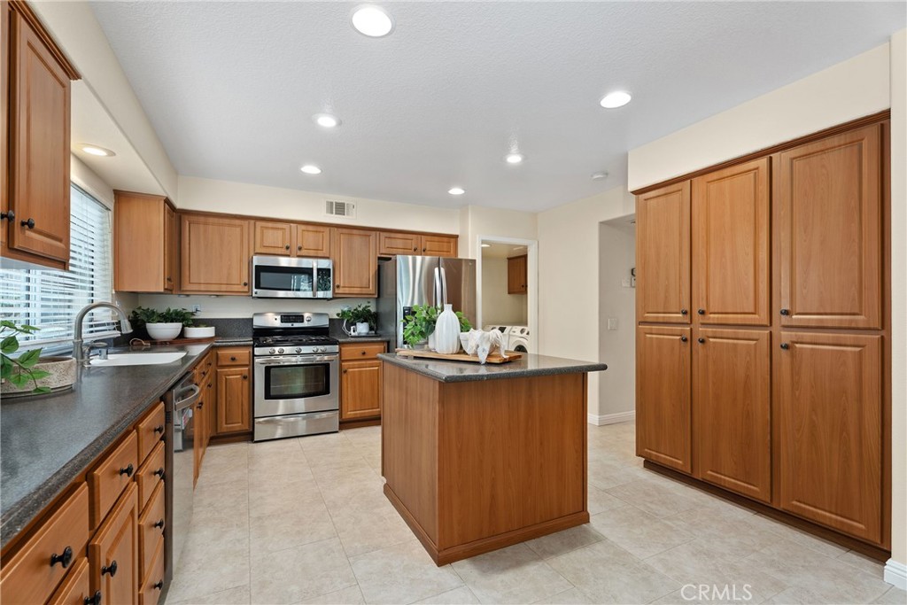 MLS #OC25276815 image #8