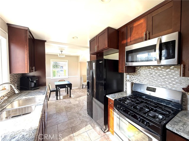 Detail Gallery Image 17 of 56 For 1978 S Holt Ave, Los Angeles,  CA 90034 - 3 Beds | 2 Baths