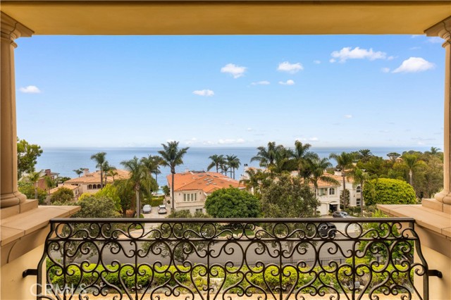 64 Laurel Drive, Rancho Palos Verdes CA: https://media.crmls.org/medias/cf856323-a5d1-4ce8-9c24-49625814d7a7.jpg