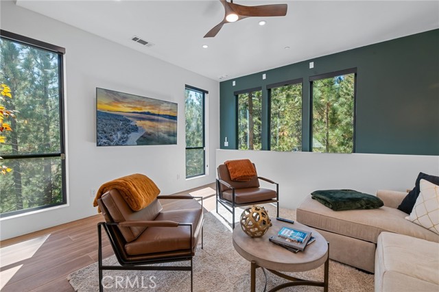807 Cameron Drive, Big Bear Lake, CA 92315